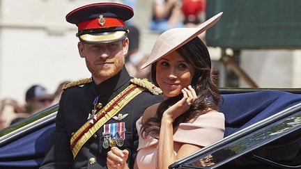 Harry, 33 ans, et Meghan, ex-actrice américaine de 36 ans, se sont dit "oui" le 19 mai en la chapelle St George du château de Windsor, lors d'une cérémonie retransmise par des chaînes de télévision du monde entier.&nbsp; (NIKLAS HALLEN / AFP)