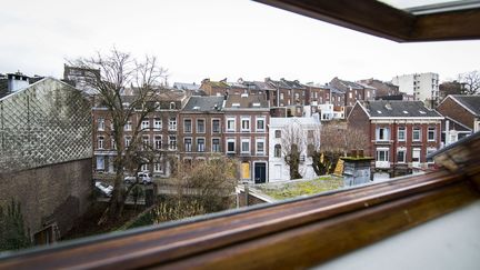 Des immeubles de la rue de la Colline &agrave; Verviers (Belgique) o&ugrave; a eu lieu une op&eacute;ration antiterroriste jeudi 15 janvier qui s'est sold&eacute;e par deux morts et un bless&eacute;.&nbsp; (VALERIE KUYPERS / AFP)