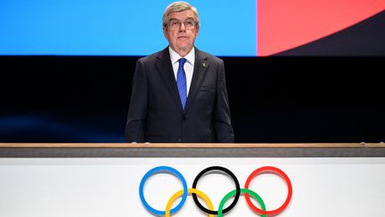 Le président du Comité international olympique, Thomas Bach, a annoncé, le 10 août 2024 à Paris lors de la 142e session de l'instance olympique, qu'il ne briguerait pas un nouveau mandat. (FABRICE COFFRINI / AFP)