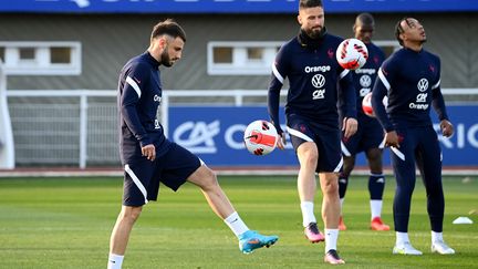 Jonathan Clauss lors de l'entraînement de l'équipe de&nbsp;France à Clairefontaine, le 21 mars (FRANCK FIFE / AFP)