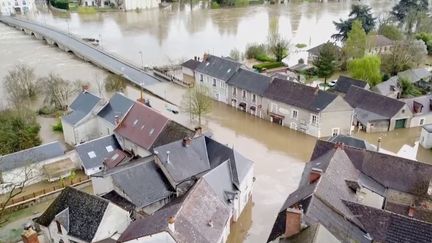 Inondations : le pic de la crue devrait être atteint dans la journée en Indre-et-Loire (France 2)