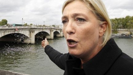 Marine Le Pen au pont de la Concorde mardi 6 septembre (AFP)