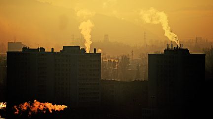 &nbsp; (Episode de pollution au dessus de Lyon. © Maxppp)