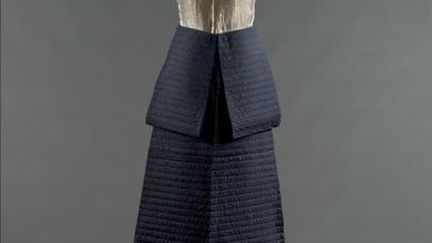 Cette collection, composée de plusieurs centaines de pièces (robes et accessoires) couvre près d’un siècle, des années 1830 jusqu’aux années 1930. La majorité date du premier tiers du XXe siècle. Plusieurs d’entre elles ont été portées par la mère d’Alice, Adèle et par sa soeur aînée, Hortense Dumas-Baudron. Outre leur caractère patrimonial et leur qualité esthétique, les pièces de cet ensemble nous ouvrent les portes du milieu de la haute couture. 
 (Stéphane Piera/Galliera/ Roger-Viollet. © Patrimoine Lanvin)