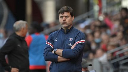 L'entraîneur du Paris Saint-Germain, Mauricio Pochettino, lors de la défaite à Rennes le 3 octobre 2021. (LOIC VENANCE / AFP)