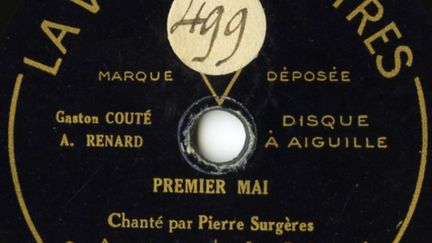 &nbsp; (En 1934, la maison de disques La Voix des Nôtres, liée à la SFIO (l'ancêtre du parti socialiste), célèbre la Fête du Travail. © Discothèque Radio-France.)