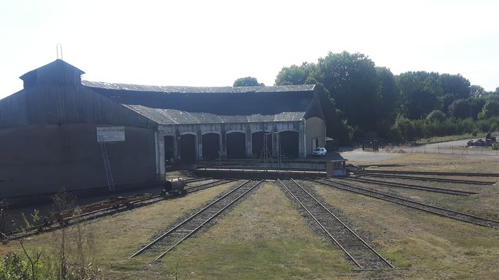 La rotonde de Montabon et sa plaque tournante de 24&nbsp;m. Un exemple du patrimoine ferroviaire du XIXe et XXe&nbsp;siècle. (SÉBASTIEN BAER / RADIO FRANCE)