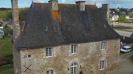 Bretagne : des retraités rénovent un ancien couvent du XVIIe siècle (France 2)