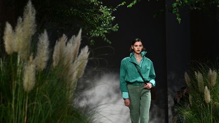 Max Mara printemps-été 2024 à la Milan Fashion Week, le 21 septembre 2023, Italie. (MARCO BERTORELLO / AFP)