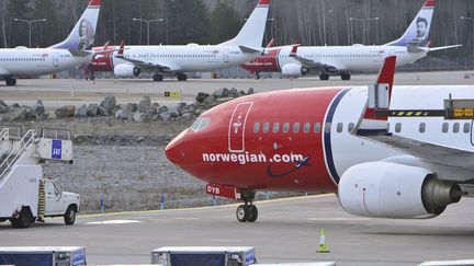 Un avion de la compagnie Norwegian à l'aéroport de Stockholm (Suède), le 26 octobre 2017. (TT NEWS AGENCY / REUTERS)