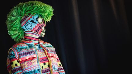 Exposition "Rebel : 30 years of London Fashion" au musée du Design de Londres, septembre 2023 (ADRIAN DENNIS / AFP)