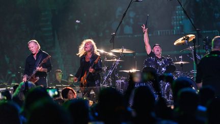 James Hetfield, Kirk Hammett et Lars Ulrich de Metallica en concert&nbsp;avec le San Francisco Symphony au Chase Center de San Francisco (Etats-Unis), le 6 septembre 2019. (GREG CHOW/REX/SIPA / SHUTTERSTOCK)