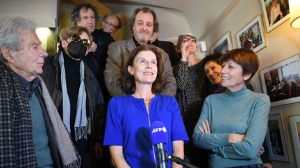 La romancière&nbsp;Emmanuelle Bayamack-Tam, lauréate du prix Medicis pour son roman "La treizième heure" (POL) le 8 novembre 2022 à Paris (BERTRAND GUAY / AFP)