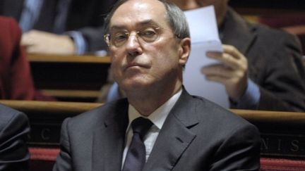 Claude Guéant, ministre le l'Intérieur, le 8 décembre 2011 au Sénat. (BERTRAND GUAY / AFP)