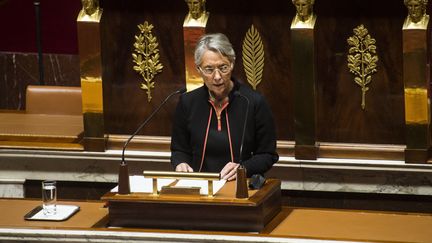 Elisabeth Borne&nbsp;prononce un discours à l'Assemblée nationale, le 22 février 2022. Photo d'illustration. (MAGALI COHEN / HANS LUCAS / AFP)