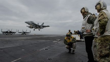 Un porte-avion américain en mer du Nord&nbsp;en route vers&nbsp;l'opération "Trident Juncture 18", le 12 octobre 2018.&nbsp; (JOHAN FALNES / NTB SCANPIX)