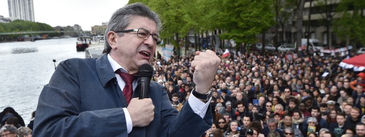 Jean-Luc Mélenchon prononce un discours à Paris, le 17 avril 2017. (ALAIN JOCARD / AFP)