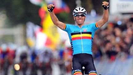 Le Belge Philippe Gilbert heureux sur la ligne d'arrivée