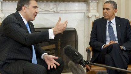 M.Saakachvili rencontre le président Barack Obama à la Maison Blanche, à Washington le 30/01/2012 (AFP/SAUL LOEB)