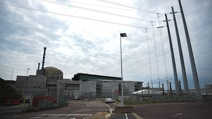 La centrale nucléaire de Flamanville (Manche), le 25 avril 2024. (LOU BENOIST / AFP)