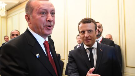 Le président turc Recep Tayyip Erdogan et Emmanuel Macron se sont rencontrés, jeudi 25 mai 2017, à Bruxelles. (ERIC FEFERBERG / POOL)