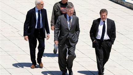 L'arrivée de Thierry Desmarets pour son audition à Toulouse devant le tribunal qui gère l'affaire AZF (© AFP PHOTO / PASCAL PAVANI)