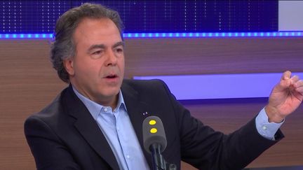 Luc Chatel sur franceinfo. (FRANCEINFO)