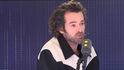 L'acteur Romain Duris, invité le 8 avril 2019 d'Info Médias sur franceinfo (FRANCEINFO / RADIOFRANCE)