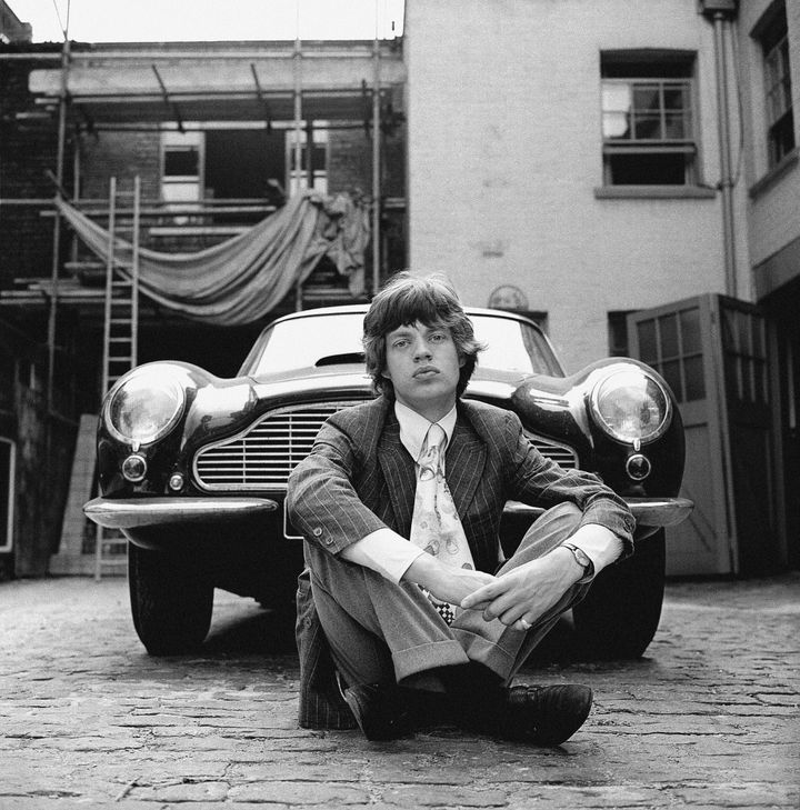 Mike &amp; Aston Martin, 1966
 (Gered Mankowitz - Courtesy Galerie de l&#039;Instant, Paris)