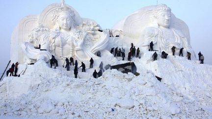 Si le festival &eacute;tait jusqu'&agrave; peu fr&eacute;quent&eacute; essentiellement par des Chinois, sa renomm&eacute;e lui apporte d&eacute;sormais bon nombres de touristes &eacute;trangers. (DAVID GRAY / REUTERS)