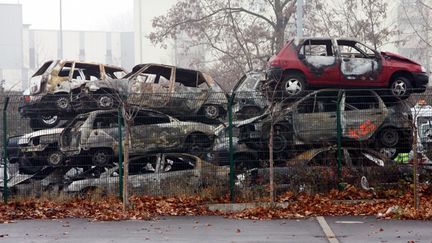 &nbsp; (Les voitures calcinées entassées à la fourrière de Strasbourg © Maxppp)