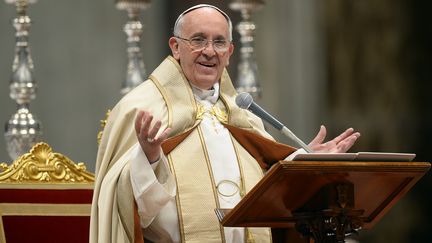 Le pape Fran&ccedil;ois, &agrave; la basilique Saint-Pierre de Rome, au Vatican, le 23 novembre 2013.&nbsp; (ANDREAS SOLARO / AFP)