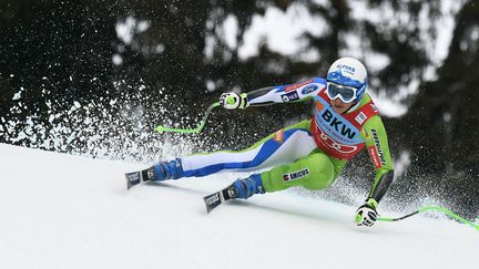 Après une manche de super-G rocambolesque, la Slovène Ilka Stuhec est en tête du combiné de Crans-Montana (Suisse) à mi-parcours. (FABRICE COFFRINI / AFP)