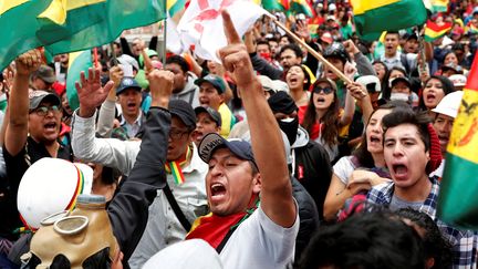 Manifestation contre le président Evo Morales à La Paz en Bolivie, le 9 novembre 2019. (CARLOS GARCIA RAWLINS / REUTERS)