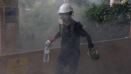 Un&nbsp;participant d'une manifestation pro-démocratie à Hong Kong le 5 août 2019 (image d'illustration). (ISAAC LAWRENCE / AFP)