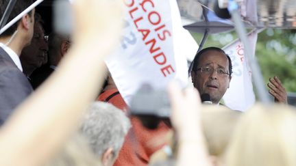 Fran&ccedil;ois Hollande lors de son meeting &agrave; Hombourg-Haut (Moselle), le 4 mai 2012. (JEAN-CHRISTOPHE VERHAEGEN / AFP)