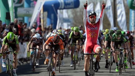 Nacer Bouhanni a levé les bras pour la première fois en 2015 (JOSSELIN CLAIR / MAXPPP)