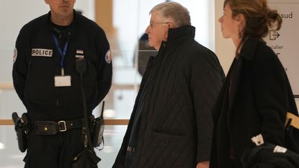 Didier Lombard, l'ancien PDG de France Télécom, arrive au palais de justice de Paris, le 6 mai 2019. (LIONEL BONAVENTURE / AFP)