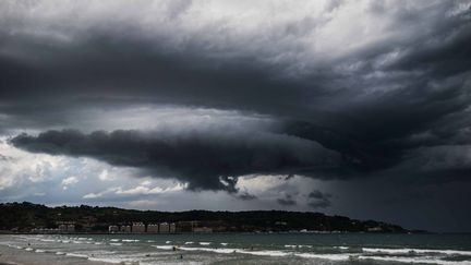 &nbsp; (L'alerte aux orages est valable dans treize département du nord et de l'ouest de la France  © MaxPPP)