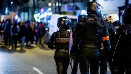 Une unité de la BRAV-M lors d'une manifestation contre la réforme des retraites, le 18 mars 2023, à Paris. (MARTIN NODA / HANS LUCAS / AFP)