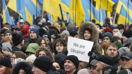 Une manifestation &agrave; Kiev en Ukraine place Maidan, le 22 f&eacute;vrier 2015. ( VALENTYN OGIRENKO / REUTERS)