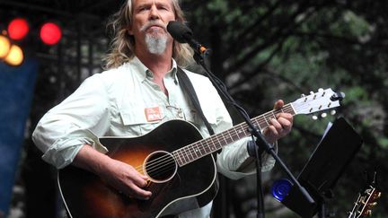 Toujours plus cool, la convention des d&eacute;mocrates est &eacute;galement l'occasion de croiser l'acteur am&eacute;ricain Jeff Bridges dans la peau d'un chanteur country. Culte. (VAN TINE / STARMAX / SIPA)