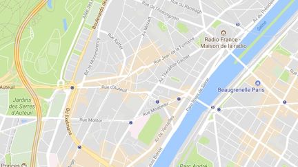 La police a découvert deux bonbonnes de gaz, dans la nuit du vendredi au samedi 30 septembre 2017, dans le hall d'un immeuble du quartier de la porte d'Auteuil et deux autres sur le trottoir. (GOOGLE MAPS)