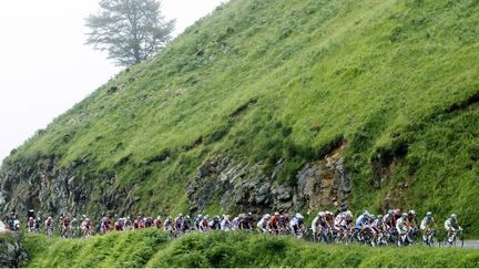 Le peloton dans le Tourmalet en 2010