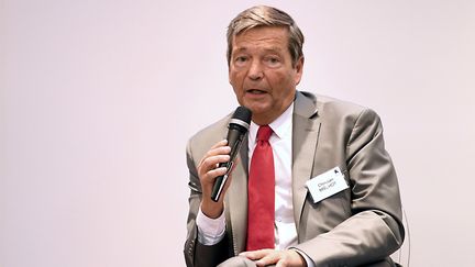 Le virologue Christian Bréchot, ancien directeur de l’Inserm et de l’Institut Pasteur, à&nbsp;Veyrier-du-Lac en&nbsp;Haute-Savoie (photo d'illustration). (JEAN-PIERRE CLATOT / AFP)