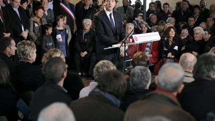 Arnaud Montebourg, député PS et candidat aux primaires, lors d'un discours en présence de ses militants le 20/11/2010. (AFP - Jeff Pachoud)