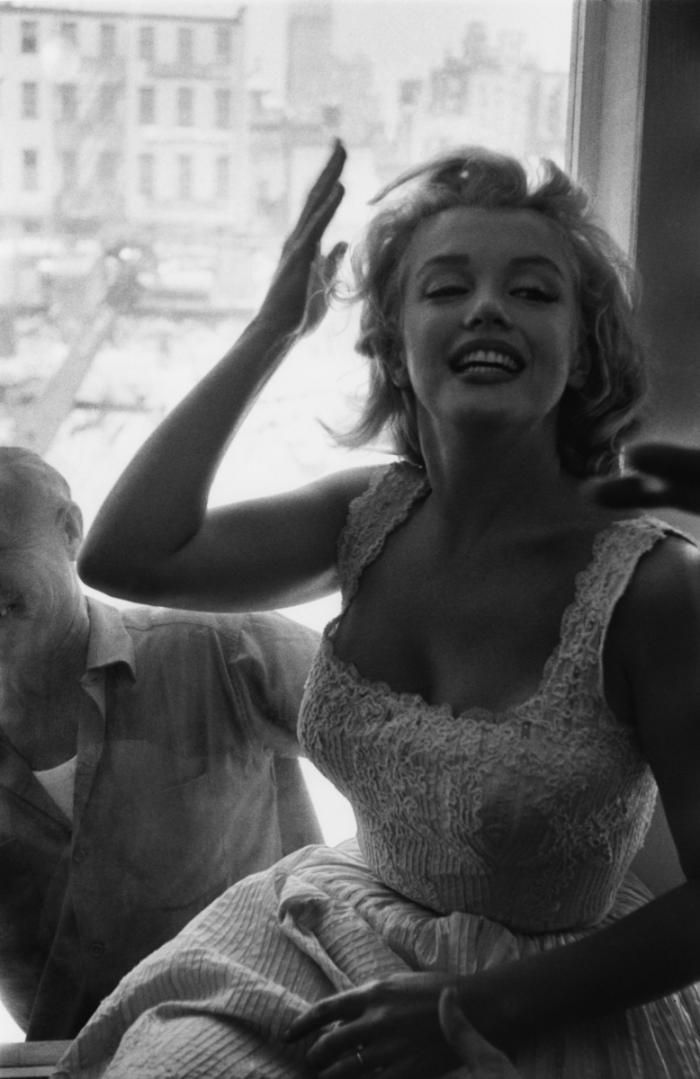 Marilyn Monroe - In Life Building, NY, 1957
 (John Loengard / Courtesy Galerie de l&#039;Instant)