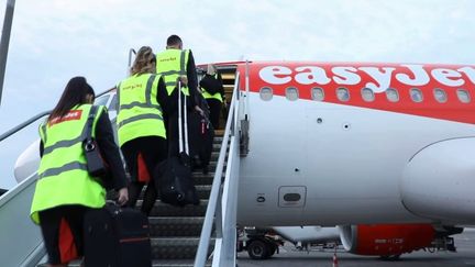 Avions : la compagnie EasyJet annule des vols, faute de personnel (France 2)