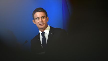 Manuel Valls le 1er octobre sur l'île de Groix en Bretagne (LOIC VENANCE / AFP)