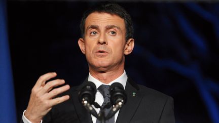 Valls écorche le nom du président tunisien